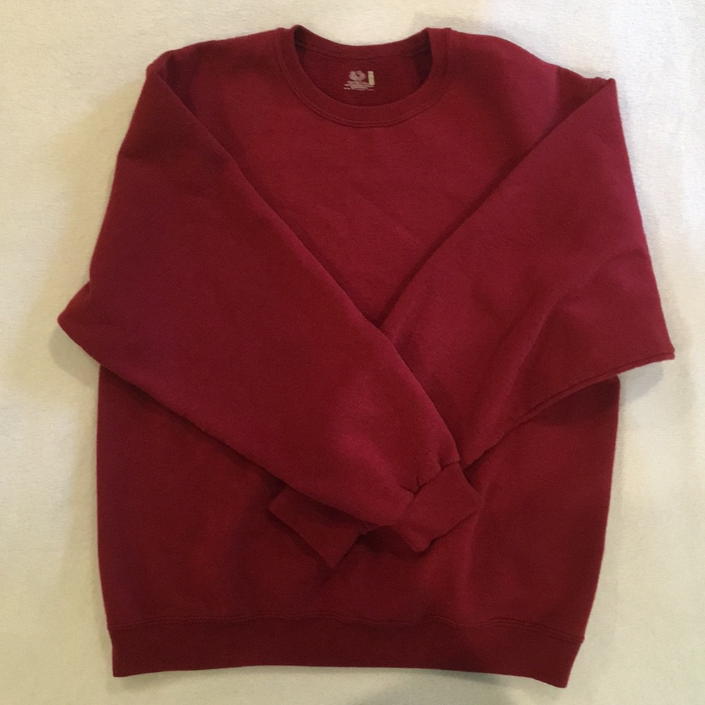 fruit of the loom plush red crew neck ✨